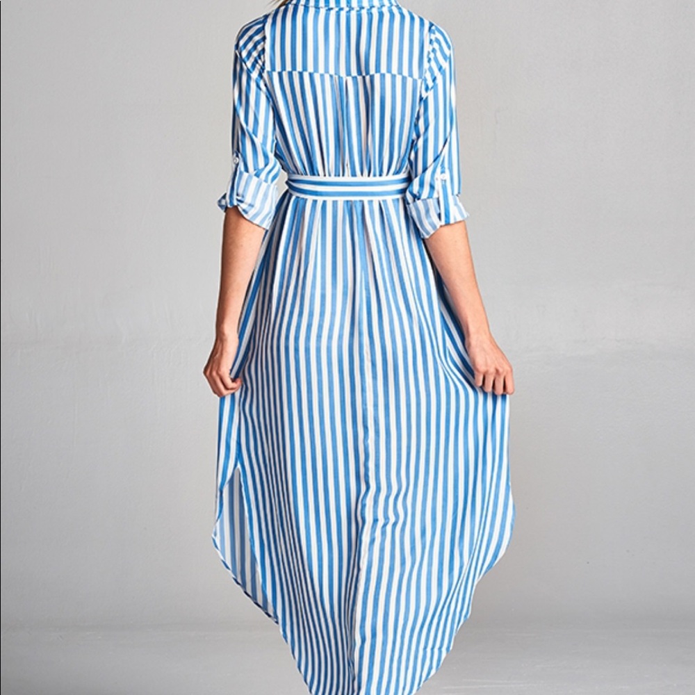 🎈5 ⭐️ Blue and white striped tie maxi rob dress - Picture 2 of 4